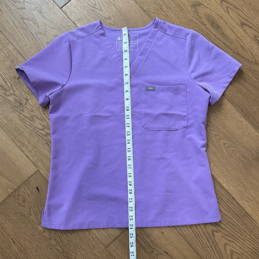 FIGS Catarina Scrub Top - Ladies - Size Small Petite - Lilac Dawn - EUC - Picture 2 of 5